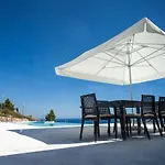 White Pearl Villa *