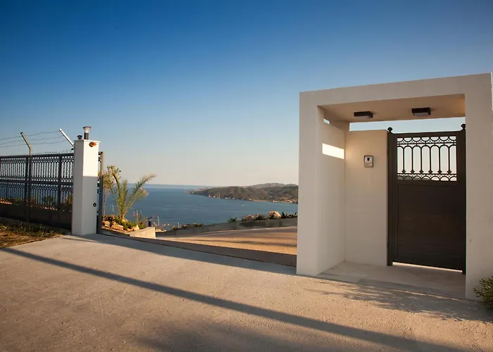 White Pearl Vila Sarti